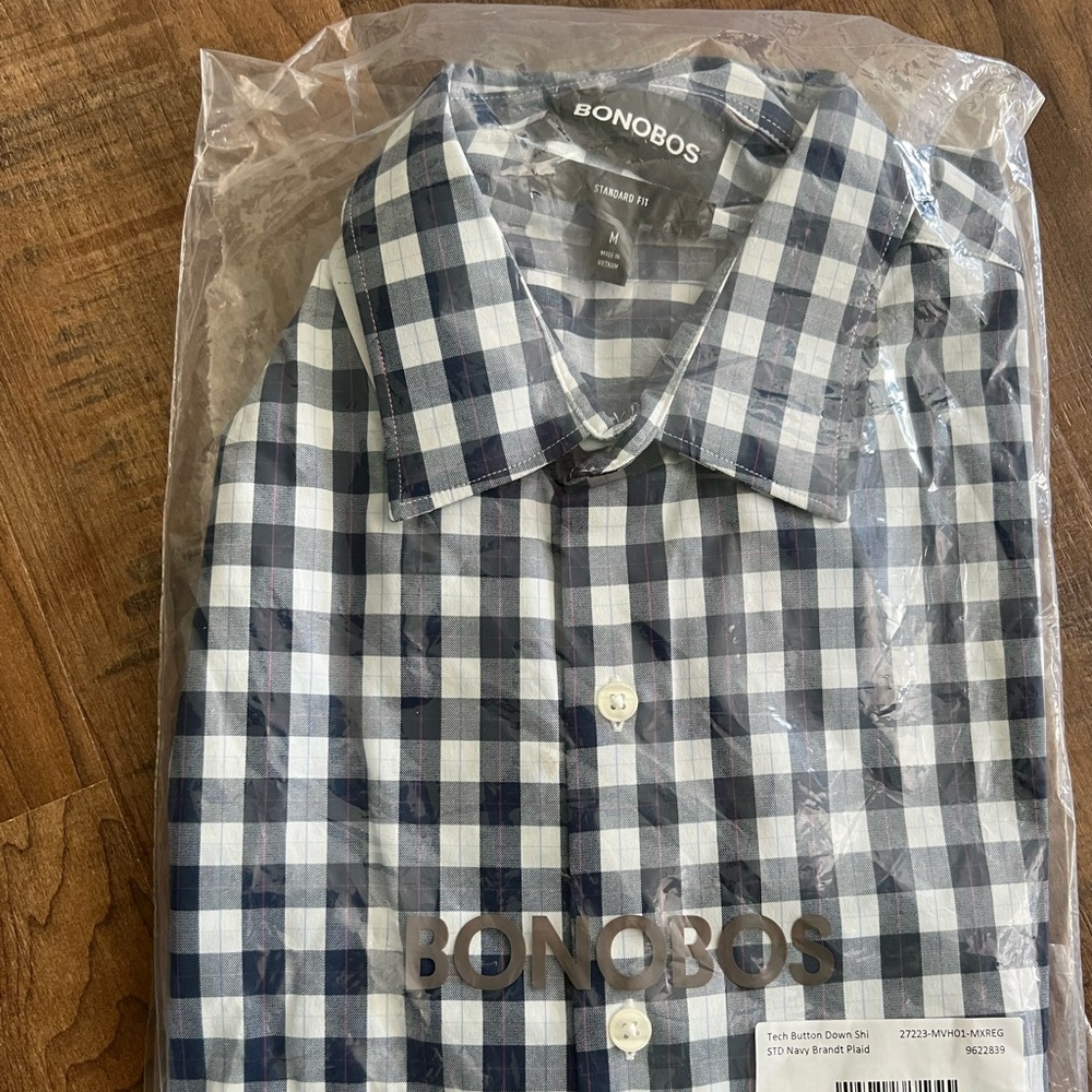 Bonobos Tech Button Down in Navy Brandt Plaid NEVER worn!